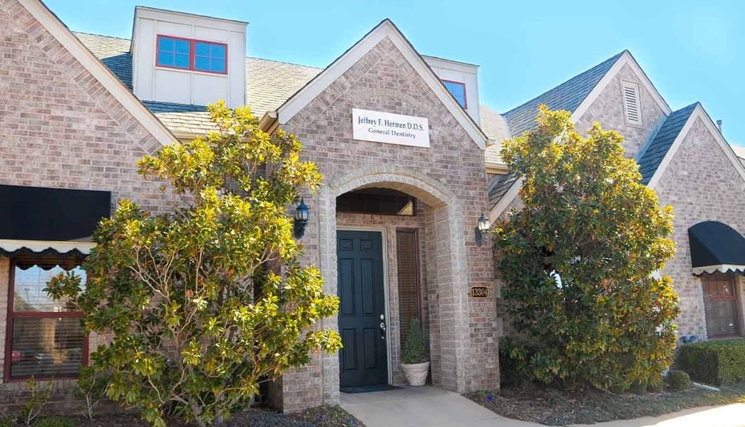 Outside view of Oklahoma City dental office